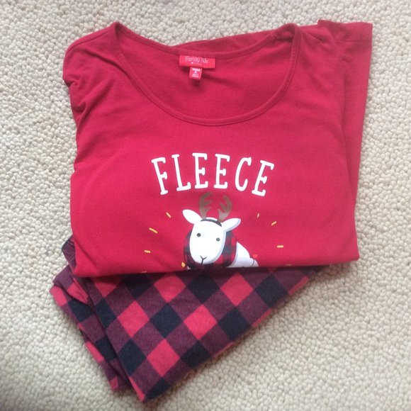 Macy's Family Pajamas Fleece Navidad Graphic Top with Buffalo Plaid Pants XL - Picture 3 of 6